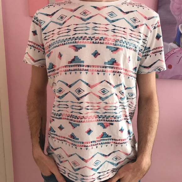 Aeropostale Other - Men’s Colorful Aztec Geometric T-Shirt